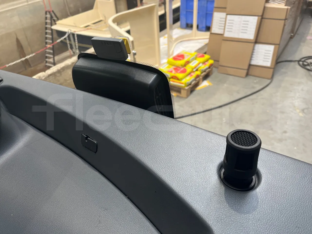 Mercedes-Benz Tourismo 632 01 - EUR6 - 290kW - 12.960m - hostes microphone accessories photo