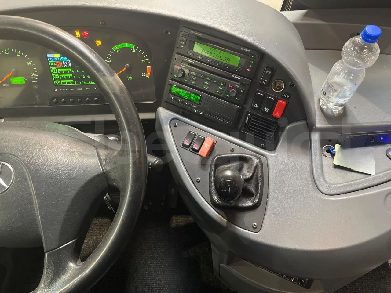 Mercedes-Benz Tourismo 632 01 - EUR6 - 290kW - 12.960m - radio accessories photo