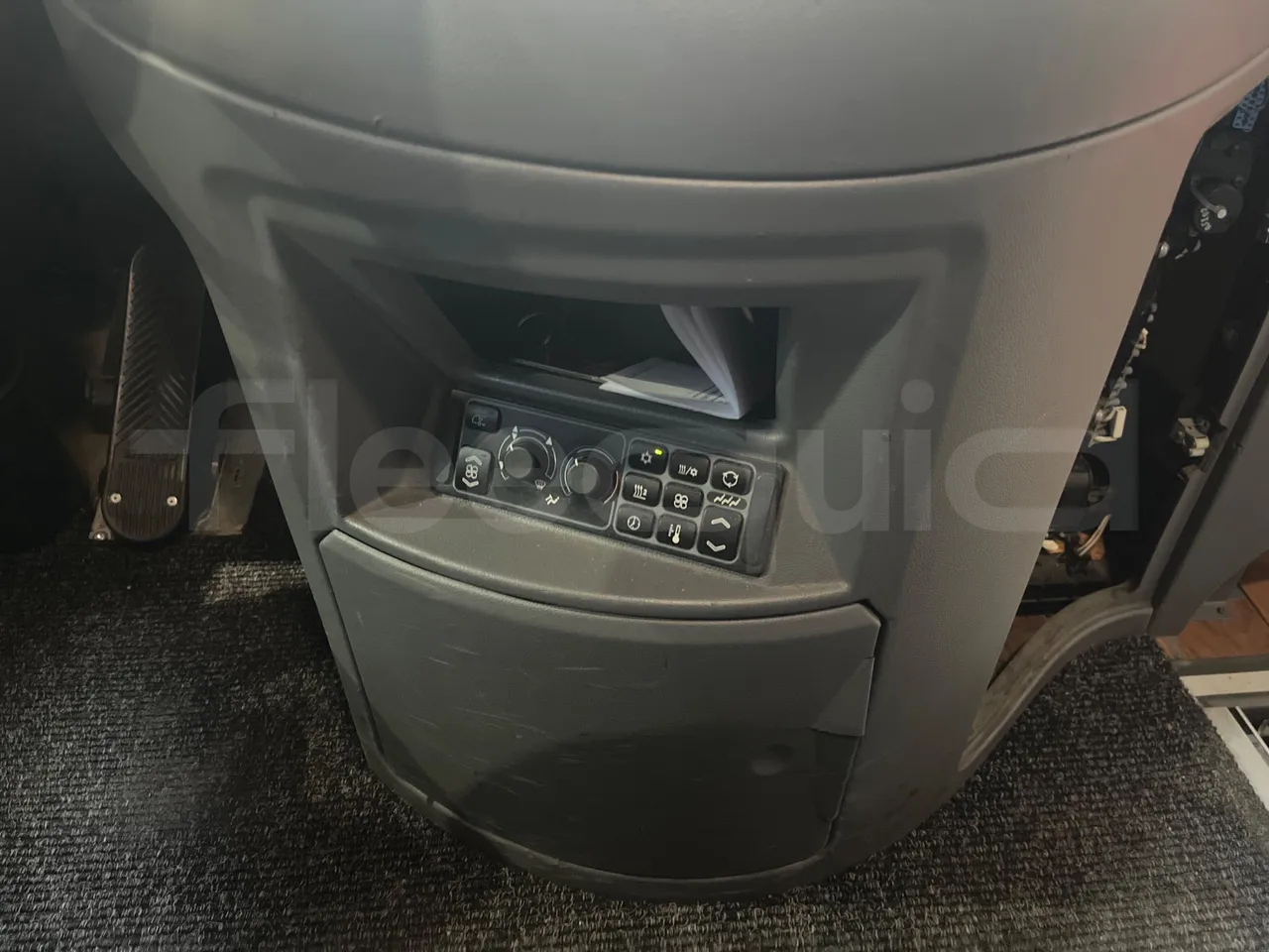 Mercedes-Benz Tourismo 632 01 - EUR6 - 290kW - 12.960m - onboard devices 1