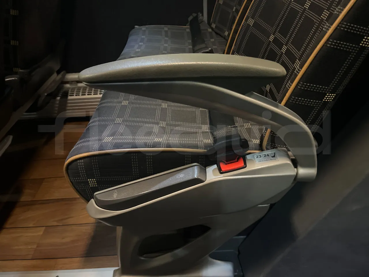 Mercedes-Benz Tourismo 632 01 - EUR6 - 290kW - 12.960m - armrest detail photo