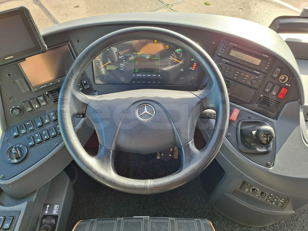 Mercedes-Benz Tourismo 632 01 - EUR6 - 290kW - 12.960m - buttons panels on