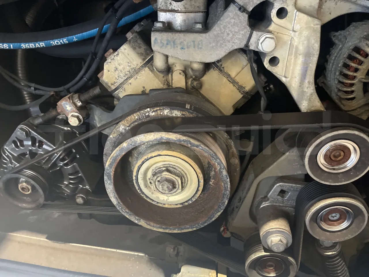 Mercedes-Benz Tourismo 632 01 - EUR6 - 290kW - 12.960m - air conditioning compressor