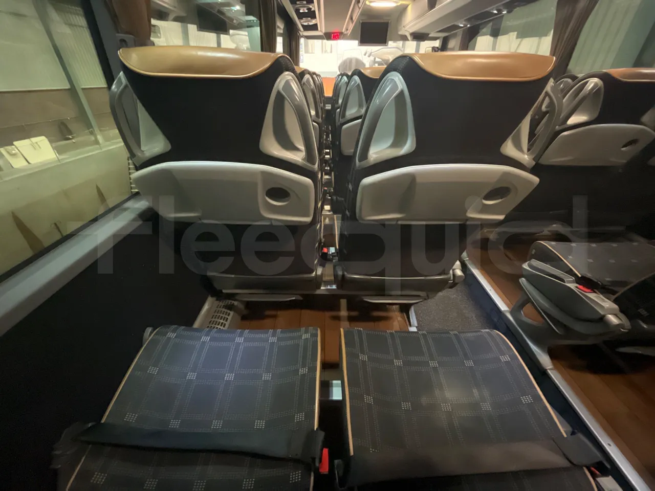 Mercedes-Benz Tourismo 632 01 - EUR6 - 290kW - 12.960m - mesh detail photo