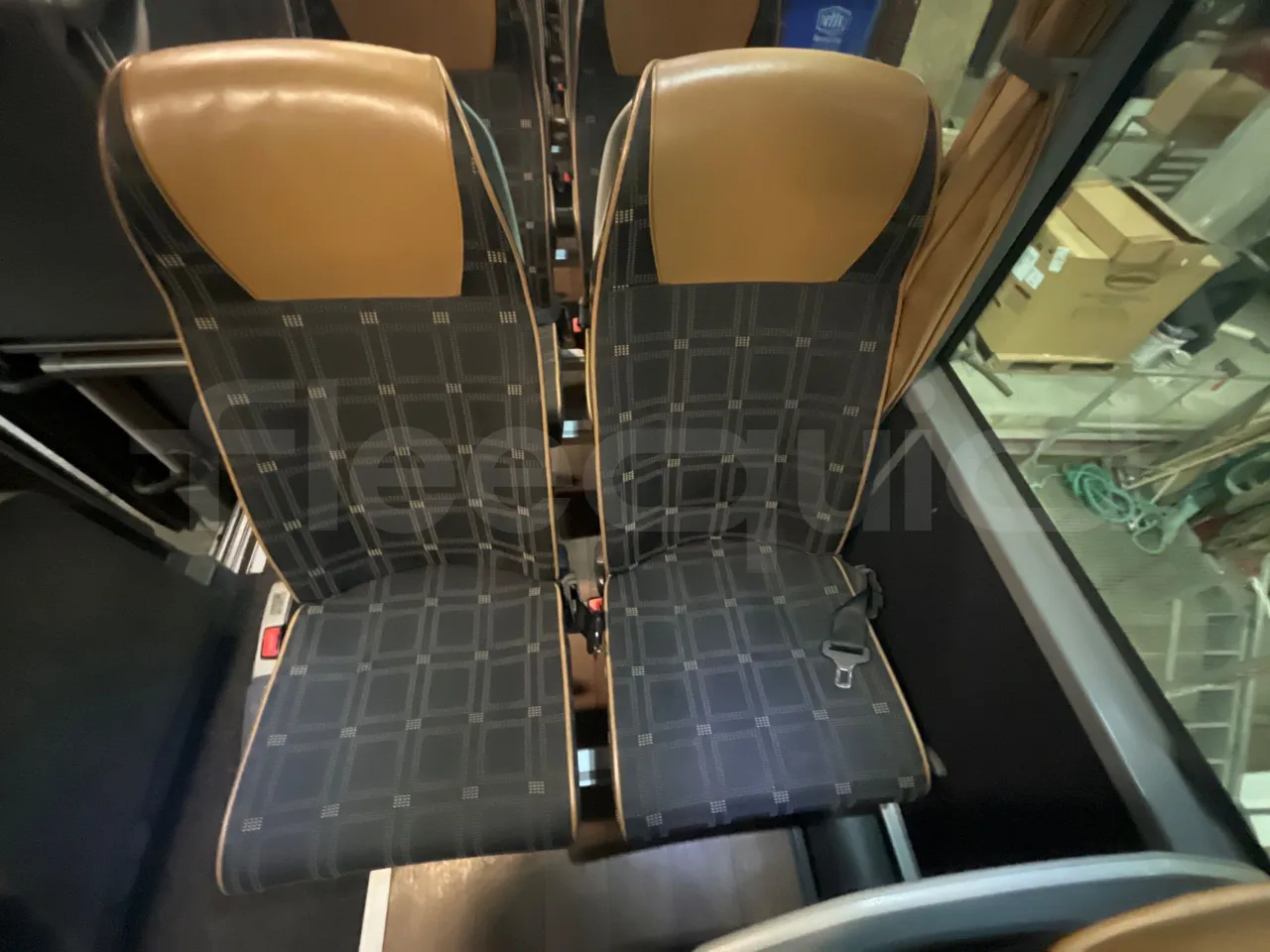 Mercedes-Benz Tourismo 632 01 - EUR6 - 290kW - 12.960m - single seat detail