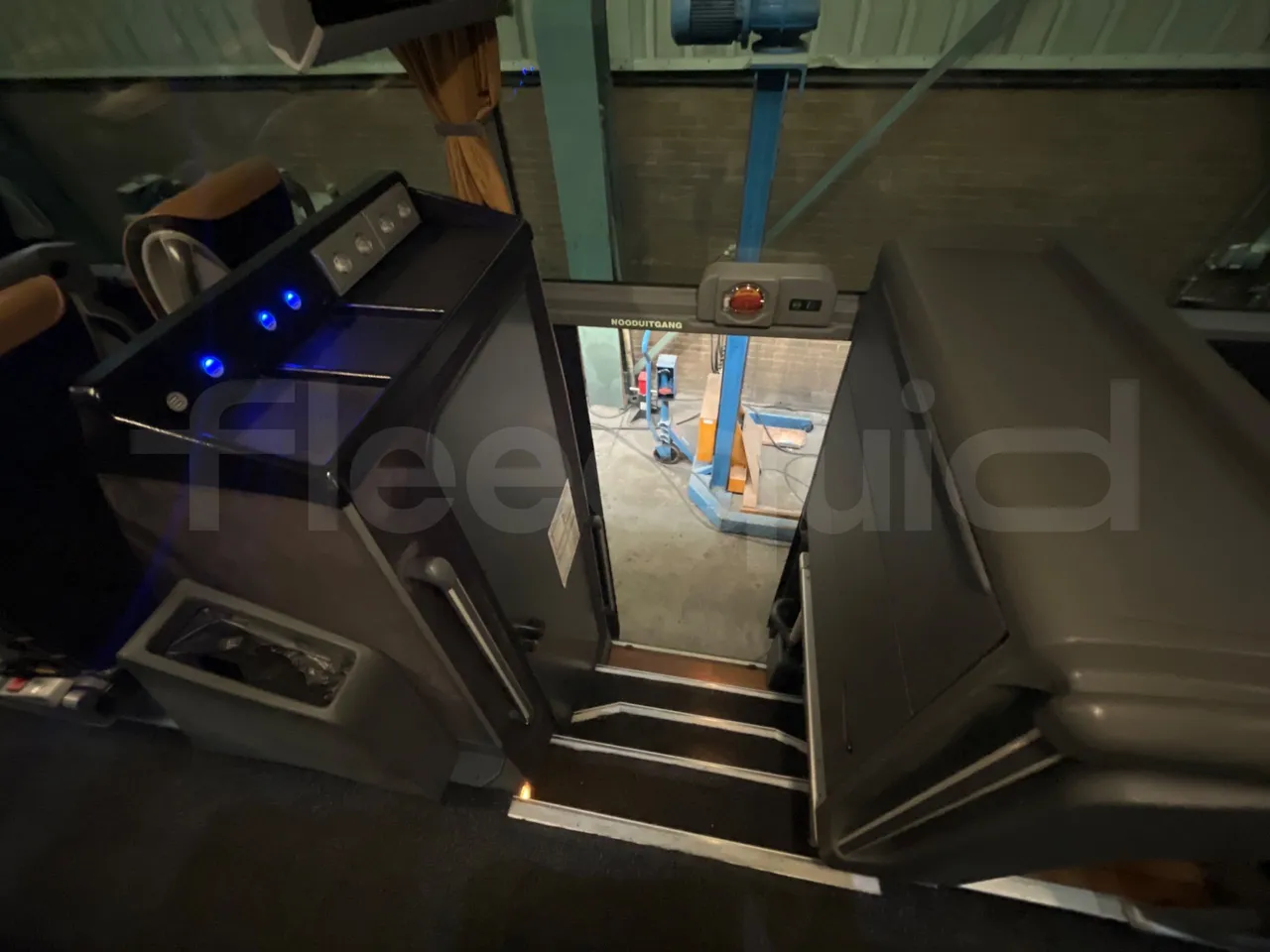 Mercedes-Benz Tourismo 632 01 - EUR6 - 290kW - 12.960m - disabled area photo