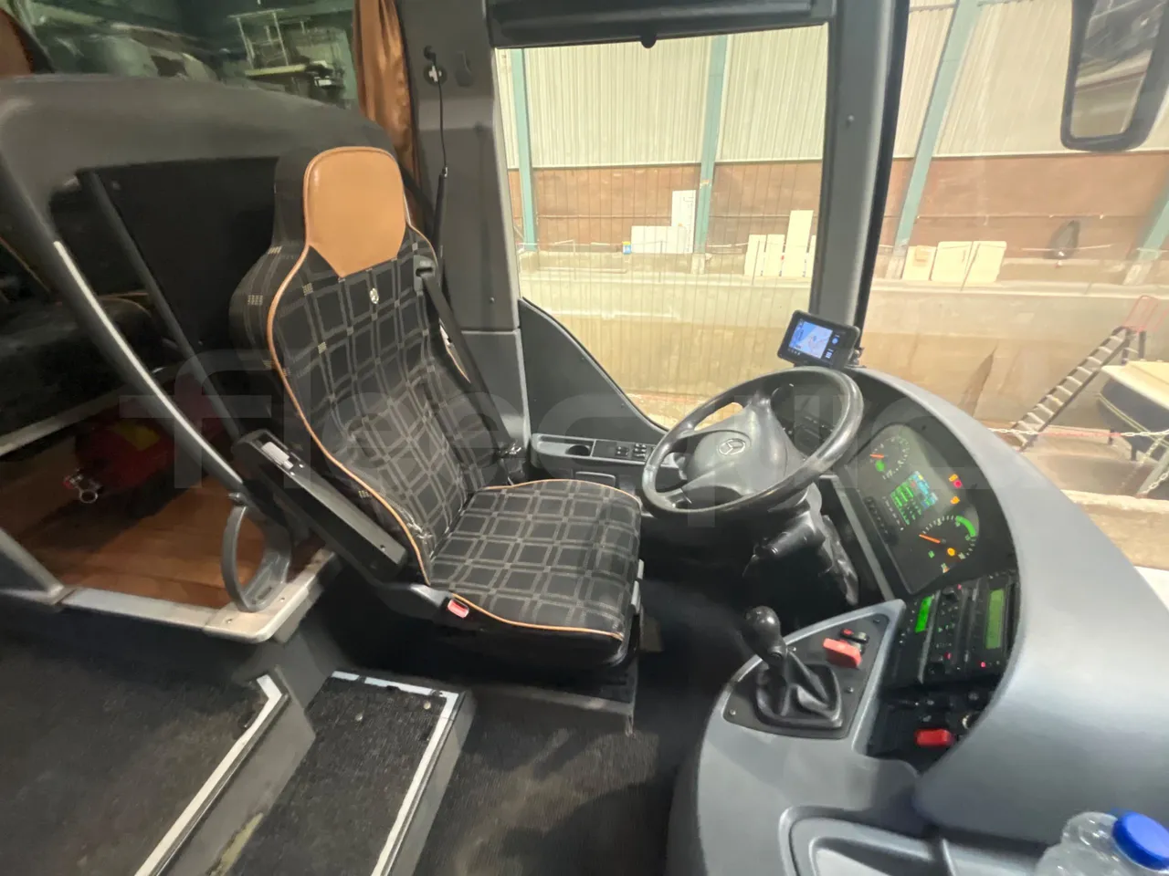 Mercedes-Benz Tourismo 632 01 - EUR6 - 290kW - 12.960m - driver's seat photo