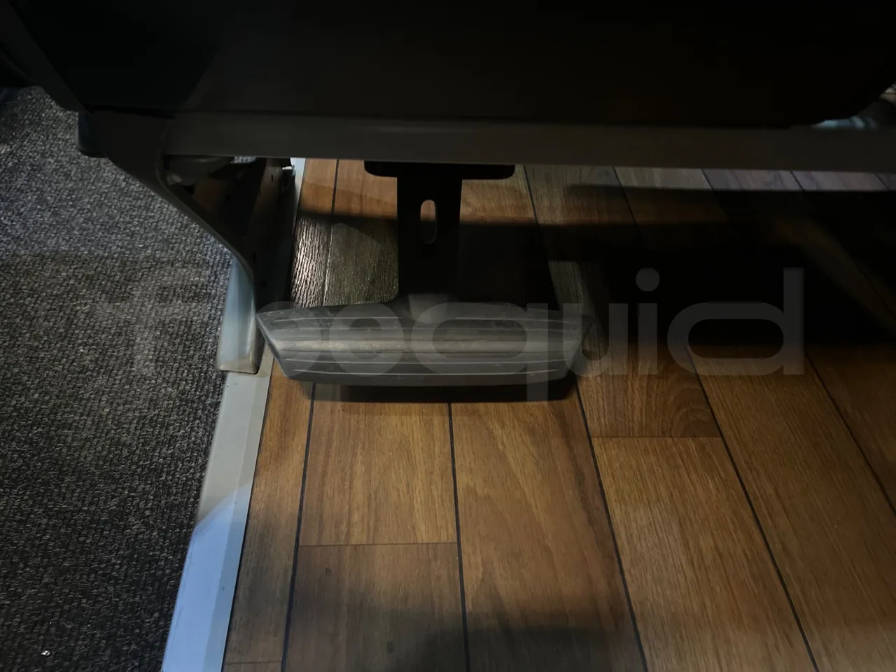 Mercedes-Benz Tourismo 632 01 - EUR6 - 290kW - 12.960m - footrest detail photo