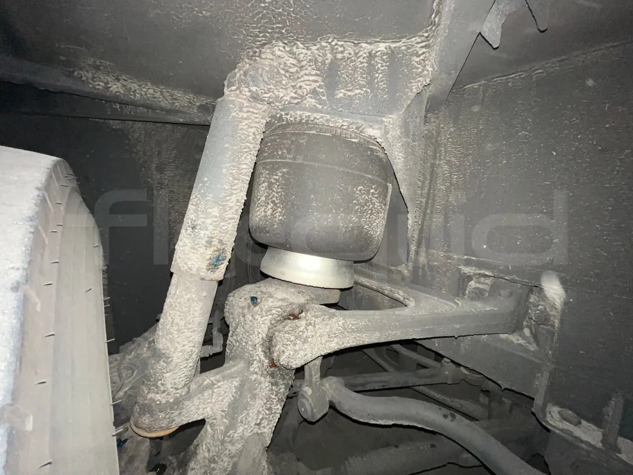 Mercedes-Benz Tourismo 632 01 - EUR6 - 290kW - 12.960m - front air springs left