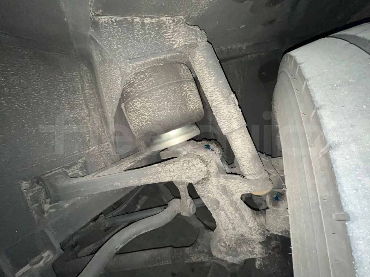 Mercedes-Benz Tourismo 632 01 - EUR6 - 290kW - 12.960m - front air springs right