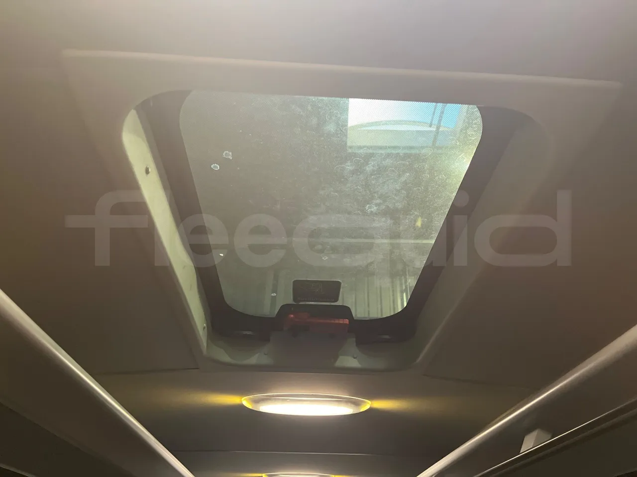 Mercedes-Benz Tourismo 632 01 - EUR6 - 290kW - 12.960m - roof hatch 1