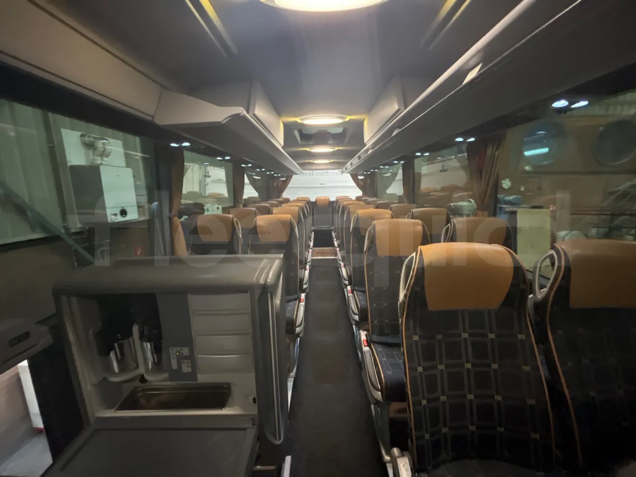 Mercedes-Benz Tourismo 632 01 - EUR6 - 290kW - 12.960m - reverse view middle aisle