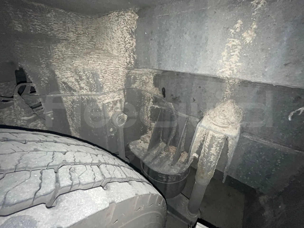 Mercedes-Benz Tourismo 632 01 - EUR6 - 290kW - 12.960m - axel 3 shock absorbers 1 right