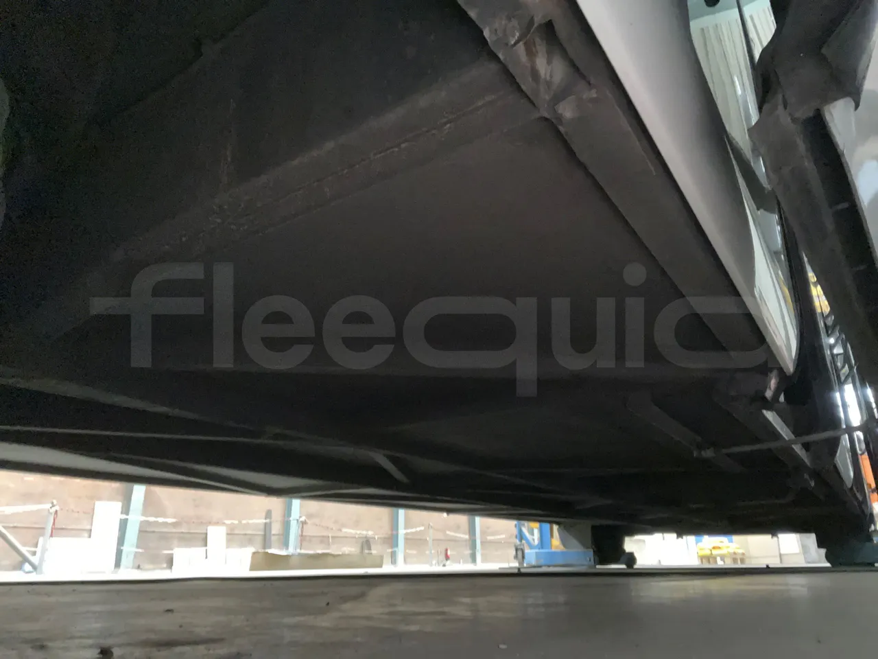 Mercedes-Benz Tourismo 632 01 - EUR6 - 290kW - 12.960m - axel 3 shock absorbers 2 right