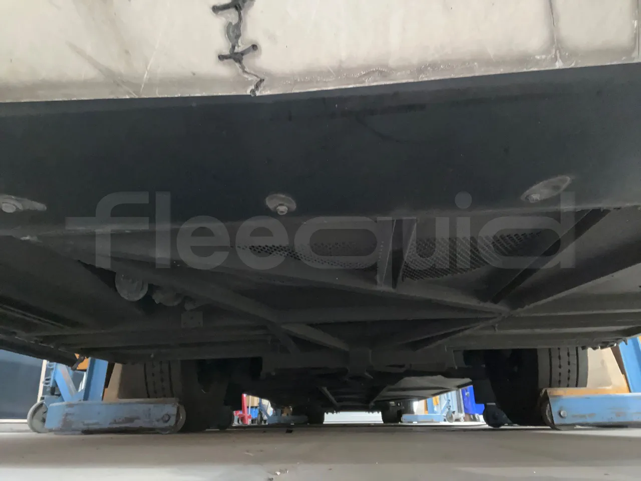 Mercedes-Benz Tourismo 632 01 - EUR6 - 290kW - 12.960m - front axle left side