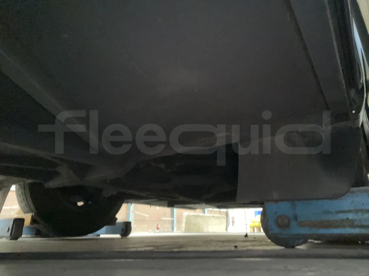 Mercedes-Benz Tourismo 632 01 - EUR6 - 290kW - 12.960m - front axle right side