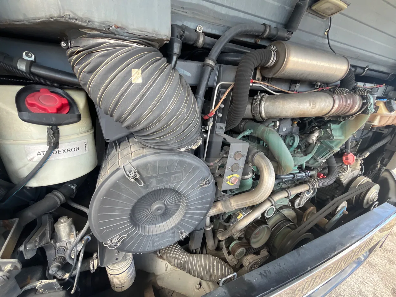 Volvo Sunsundegui SC7/ Euro 6 - 345 Kw - 13.125 Mt - engine plate photo