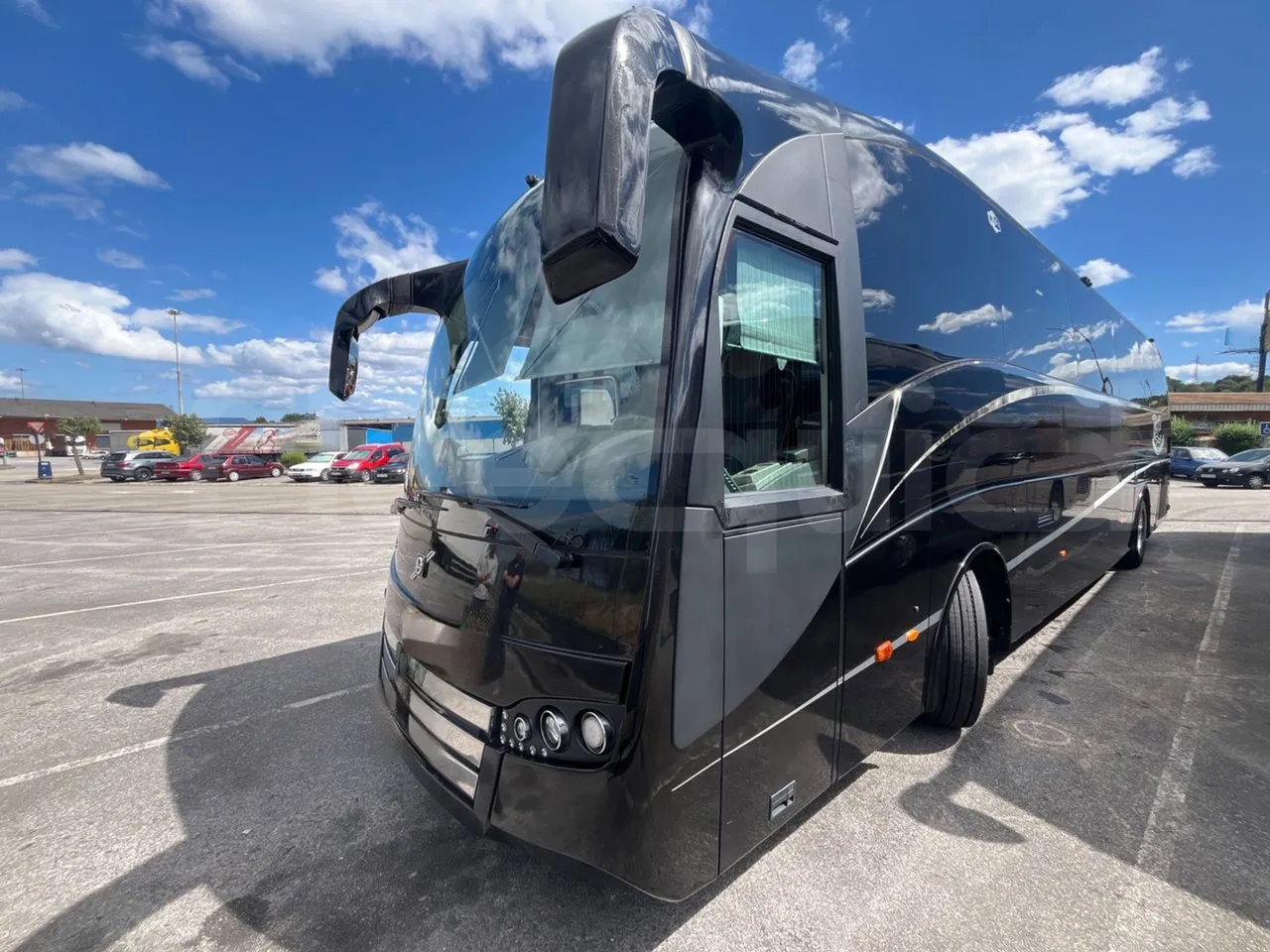 Volvo Sunsundegui SC7/ Euro 6 - 345 Kw - 13.125 Mt - 3/4 front left