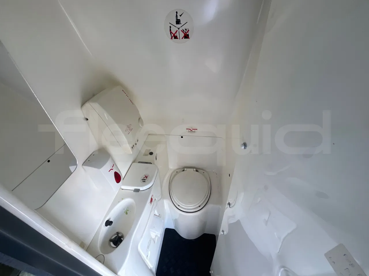 Volvo Sunsundegui SC7/ Euro 6 - 345 Kw - 13.125 Mt - toilette accessories photo