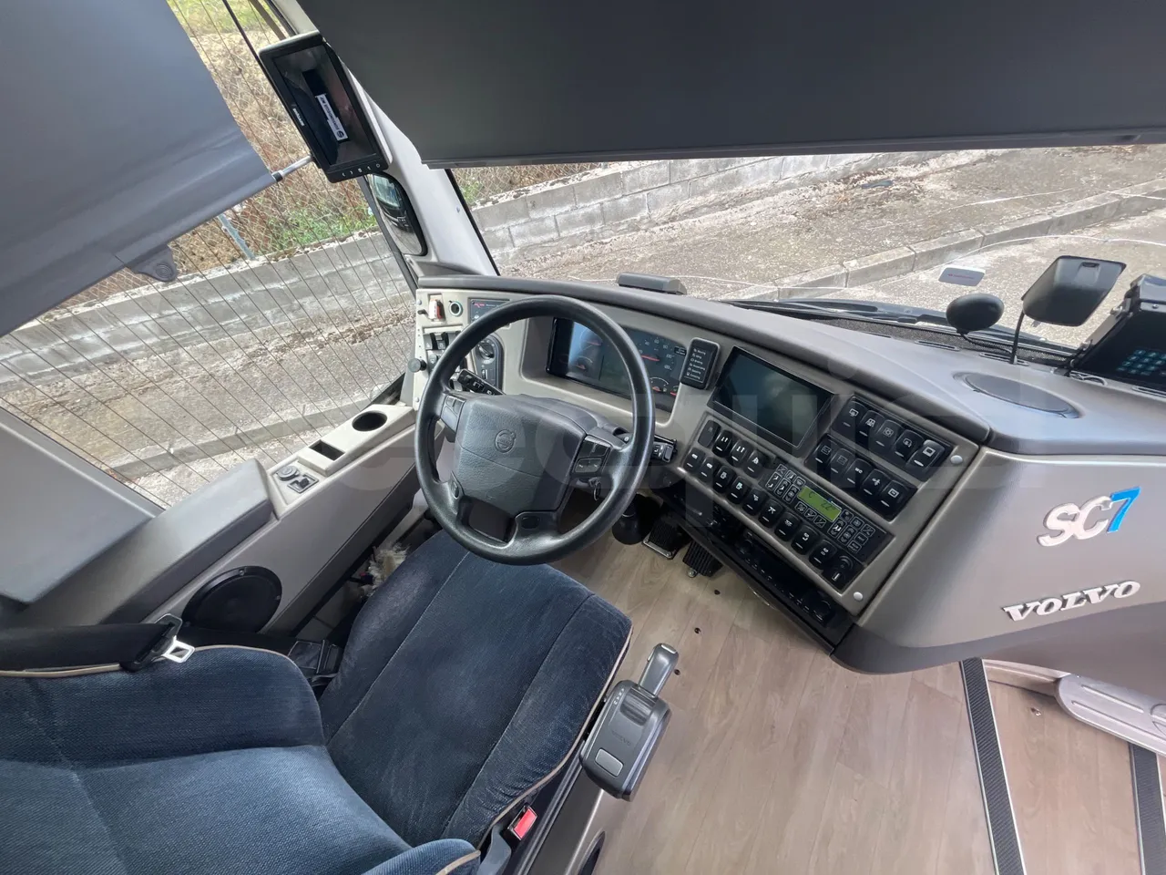 Volvo Sunsundegui SC7/ Euro 6 - 345 Kw - 13.125 Mt - buttons panels on