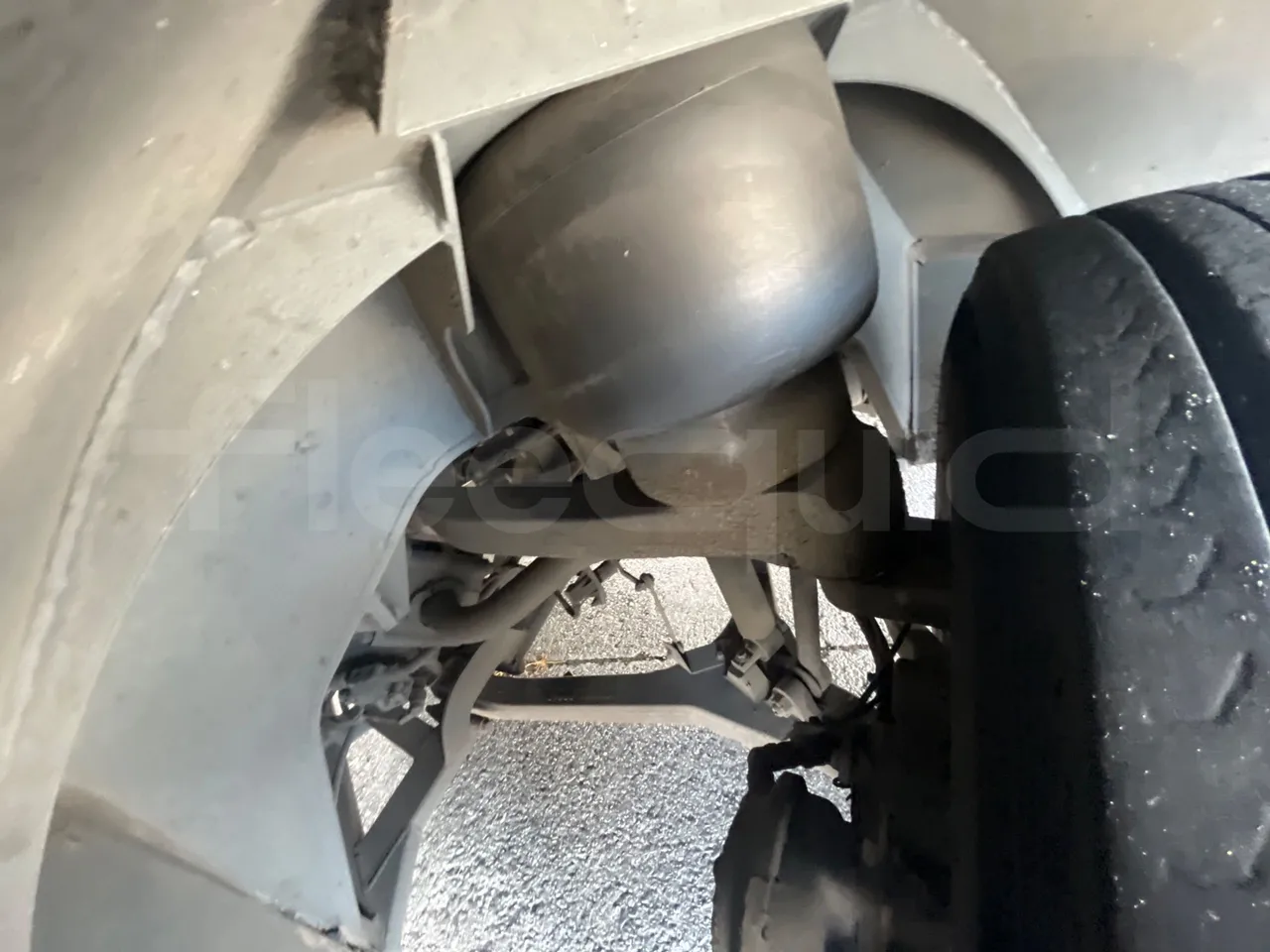 Volvo Sunsundegui SC7/ Euro 6 - 345 Kw - 13.125 Mt - front shock absorbers right
