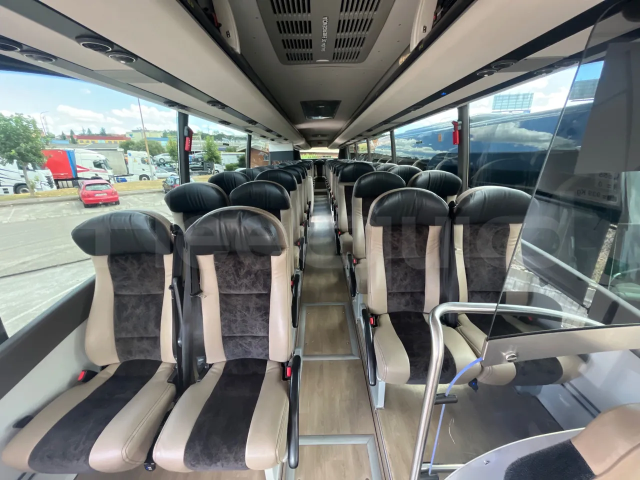 Volvo Sunsundegui SC7/ Euro 6 - 345 Kw - 13.125 Mt - interior reverse seats driver height