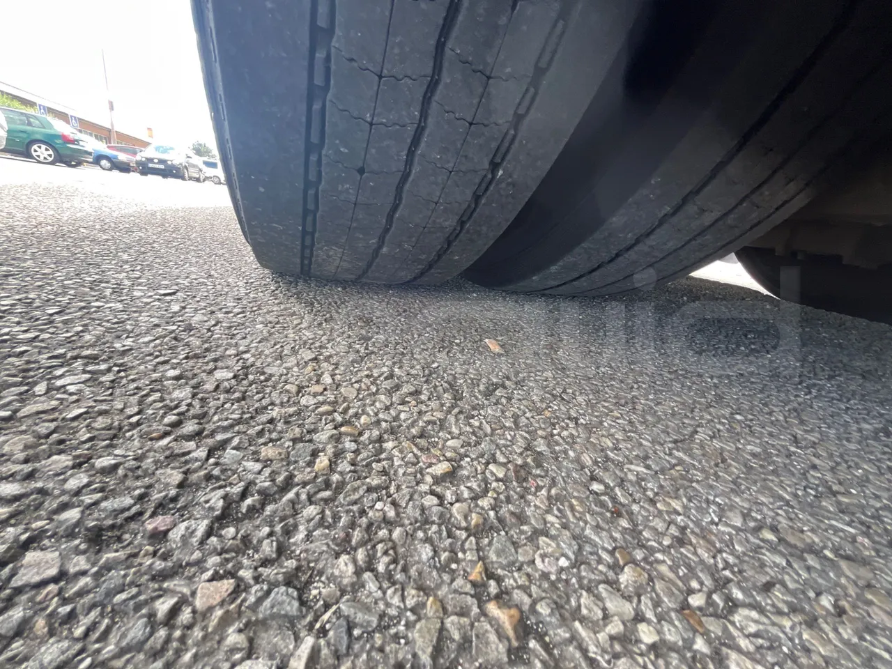 Volvo Sunsundegui SC7/ Euro 6 - 345 Kw - 13.125 Mt - tread condition third axle tires right