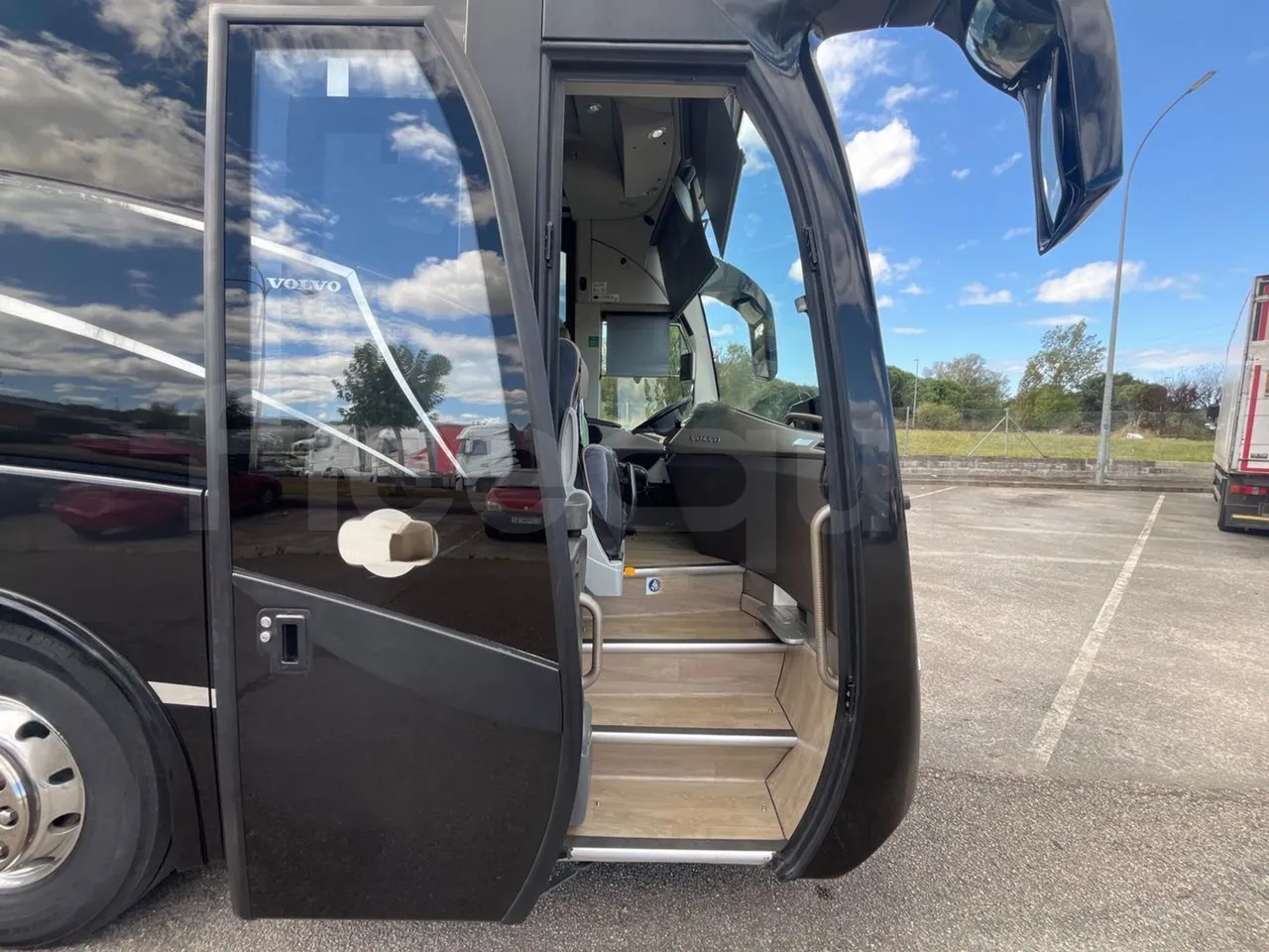 Volvo Sunsundegui SC7/ Euro 6 - 345 Kw - 13.125 Mt - platform open photo