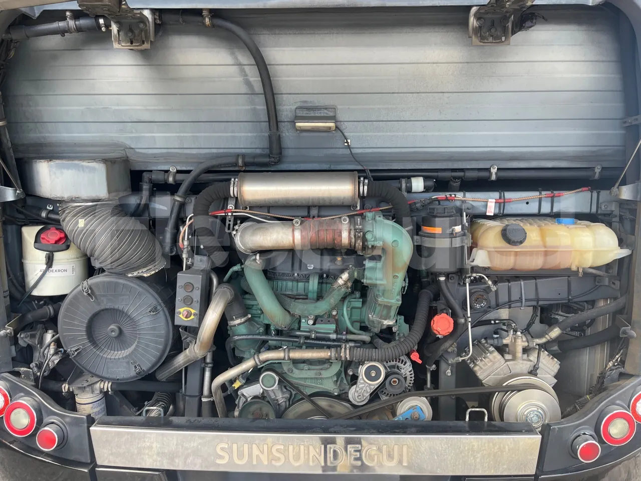 Volvo Sunsundegui SC7/ Euro 6 - 345 Kw - 13.125 Mt - rear hatch open