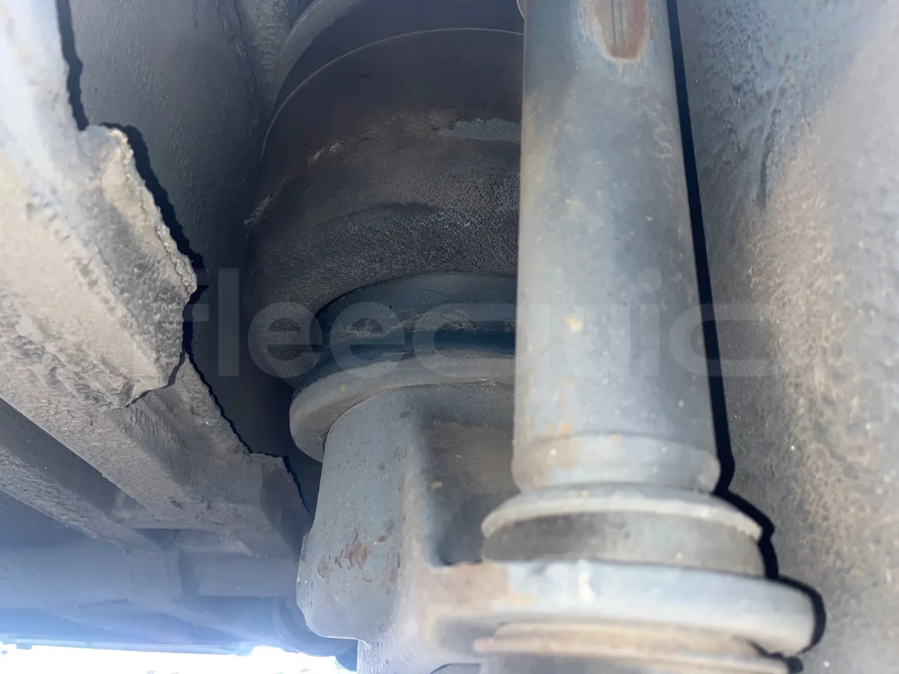 Volvo Sunsundegui SC7/ Euro 6 - 345 Kw - 13.125 Mt - axle 2 shock absorbers 1 right