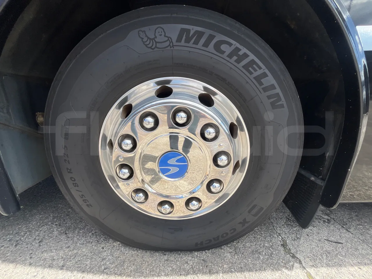 Volvo Sunsundegui SC7/ Euro 6 - 345 Kw - 13.125 Mt - rear left tire photo