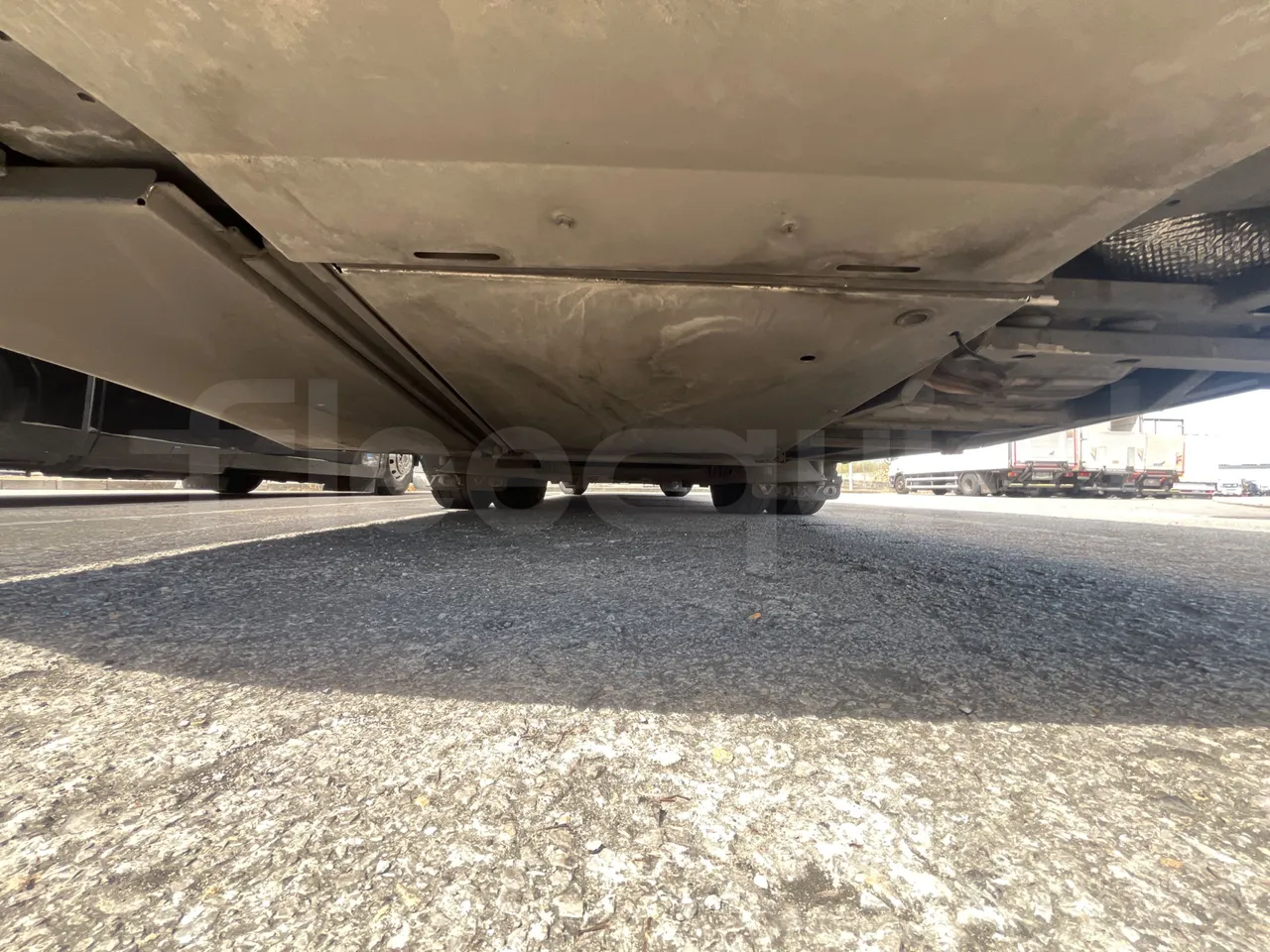 Volvo Sunsundegui SC7/ Euro 6 - 345 Kw - 13.125 Mt - axle 3 right side
