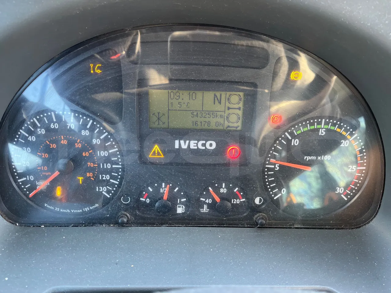 Iveco Recreo SFR160 - Euro5 - 243 kW - 12.760 mt - dashboard lights on