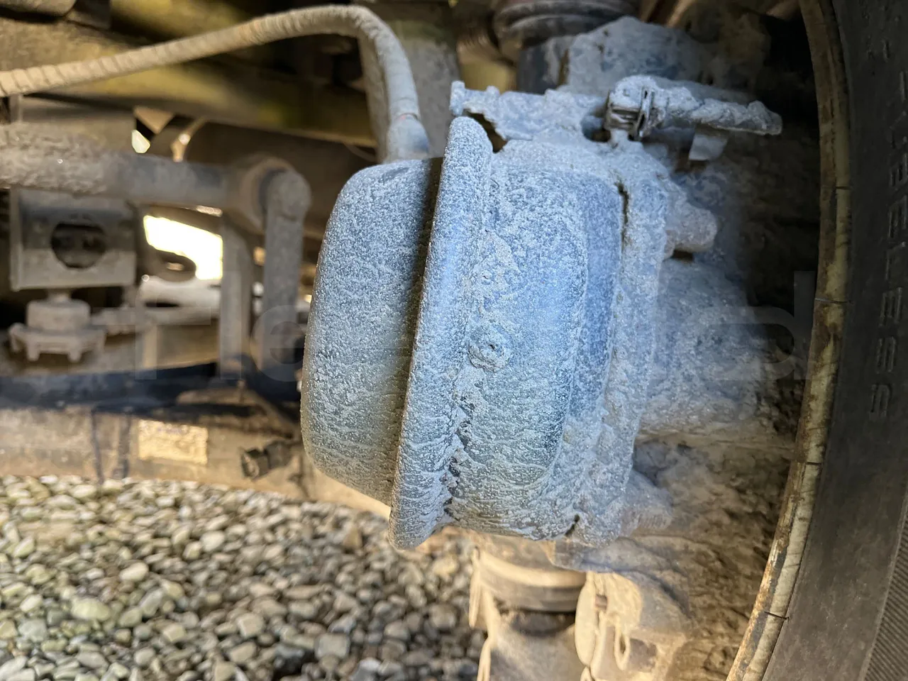 Iveco Recreo SFR160 - Euro5 - 243 kW - 12.760 mt - front brake calipers left