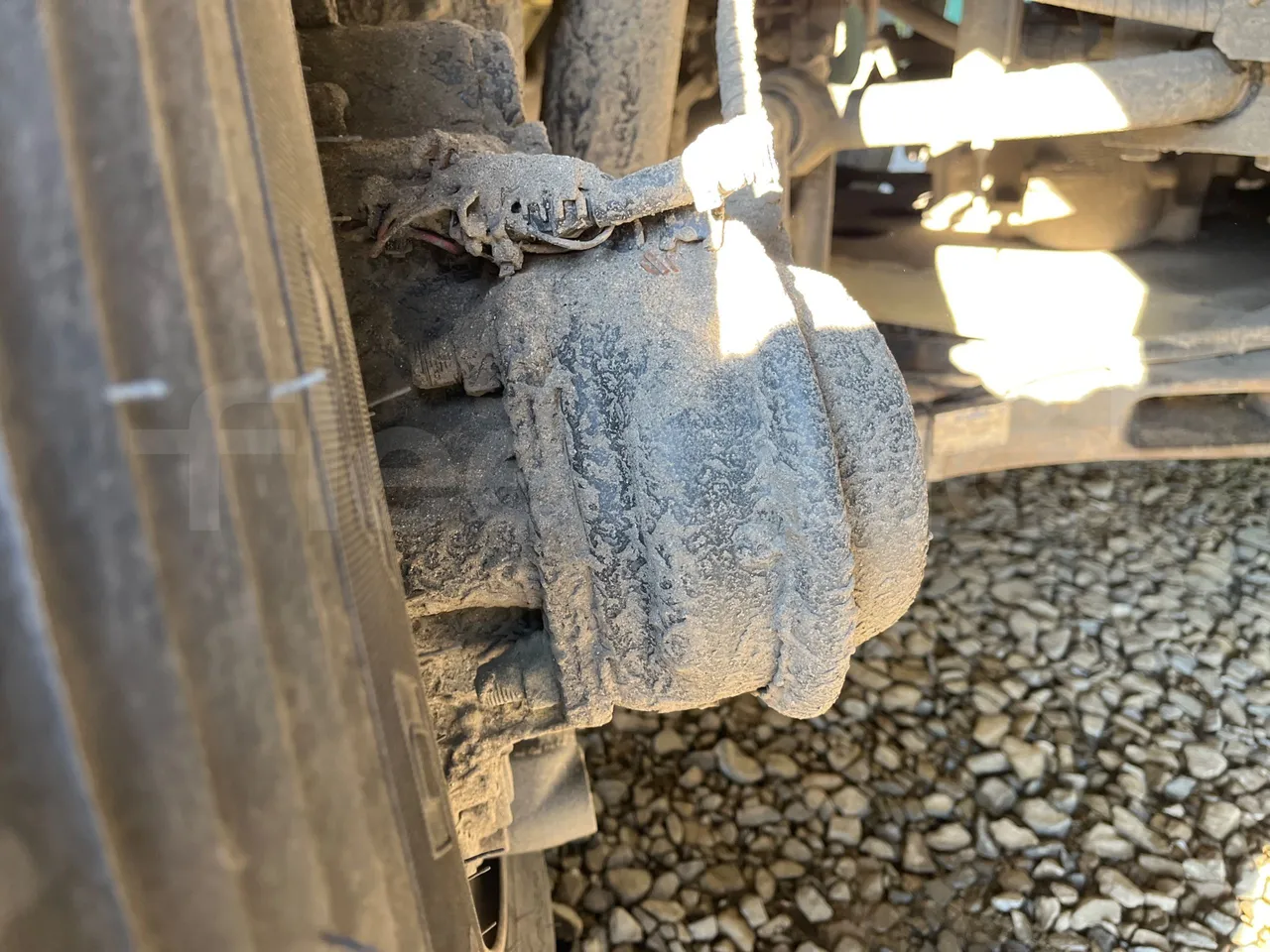 Iveco Recreo SFR160 - Euro5 - 243 kW - 12.760 mt - front brake calipers right