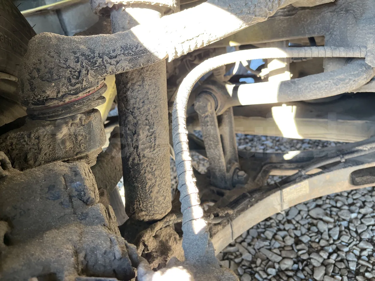 Iveco Recreo SFR160 - Euro5 - 243 kW - 12.760 mt - front shock absorbers right