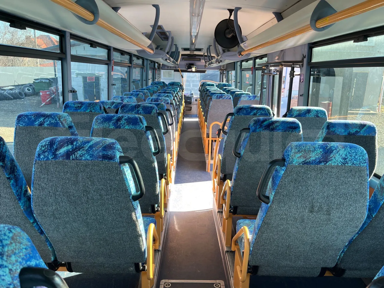 Iveco Recreo SFR160 - Euro5 - 243 kW - 12.760 mt - forward view all seats last row height