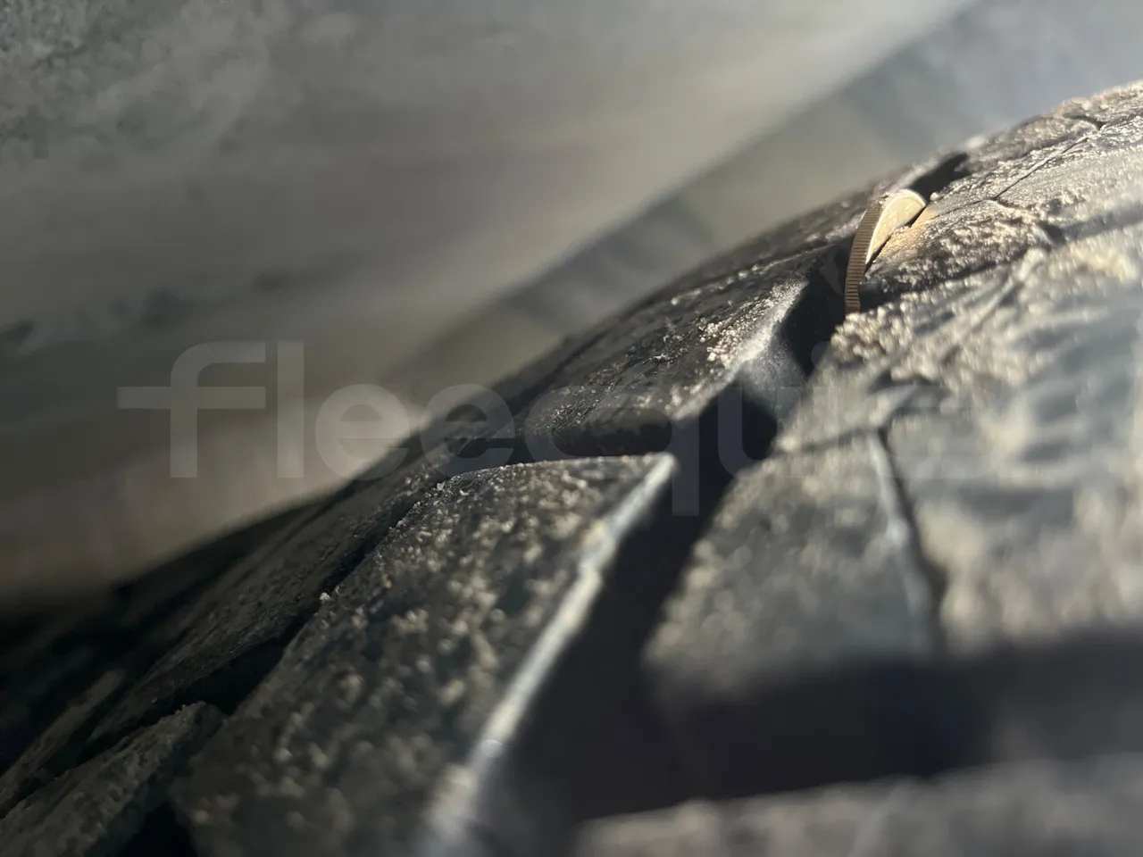 Iveco Recreo SFR160 - Euro5 - 243 kW - 12.760 mt - tread condition second axle tires right