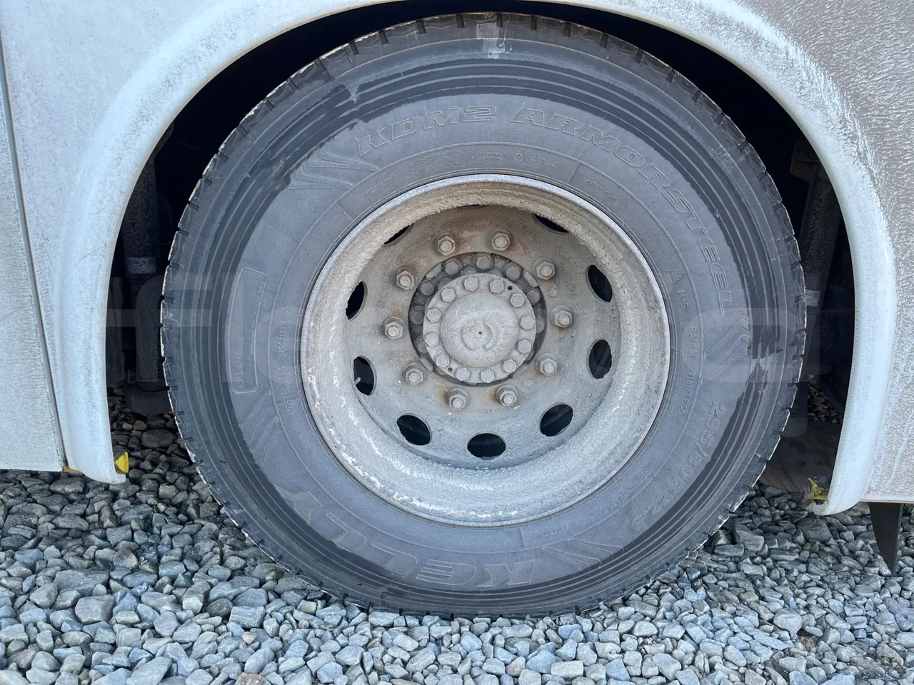 Iveco Recreo SFR160 - Euro5 - 243 kW - 12.760 mt - rear left tire photo