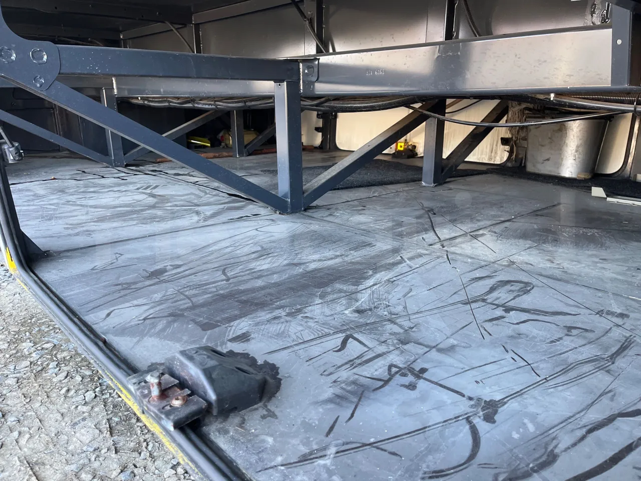 Iveco Recreo SFR160 - Euro5 - 243 kW - 12.760 mt - under carpet photo