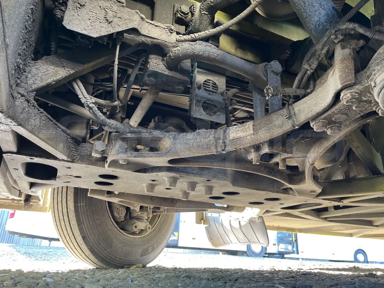 Iveco Recreo SFR160 - Euro5 - 243 kW - 12.760 mt - front axle left side