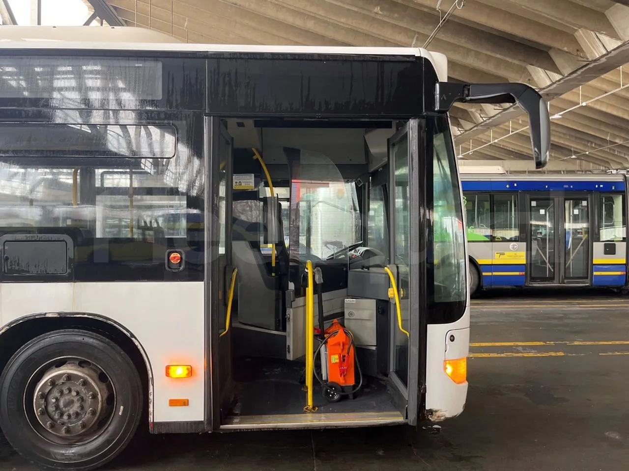 Mercedes-Benz Citaro Evobus MB0530 - Euro5 - 210kW - 10.503mt - front door 1 open