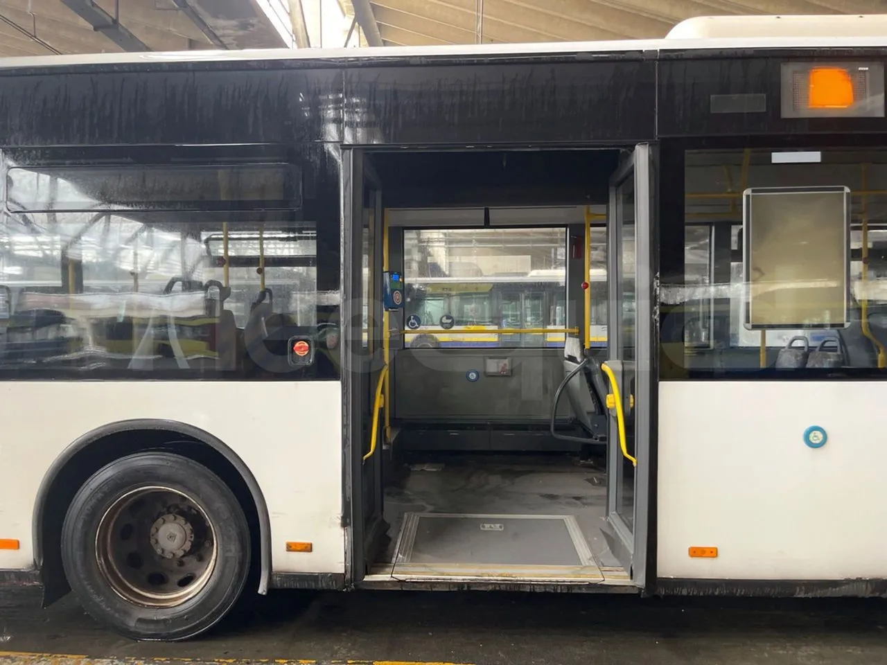 Mercedes-Benz Citaro Evobus MB0530 - Euro5 - 210kW - 10.503mt - front door 3 open