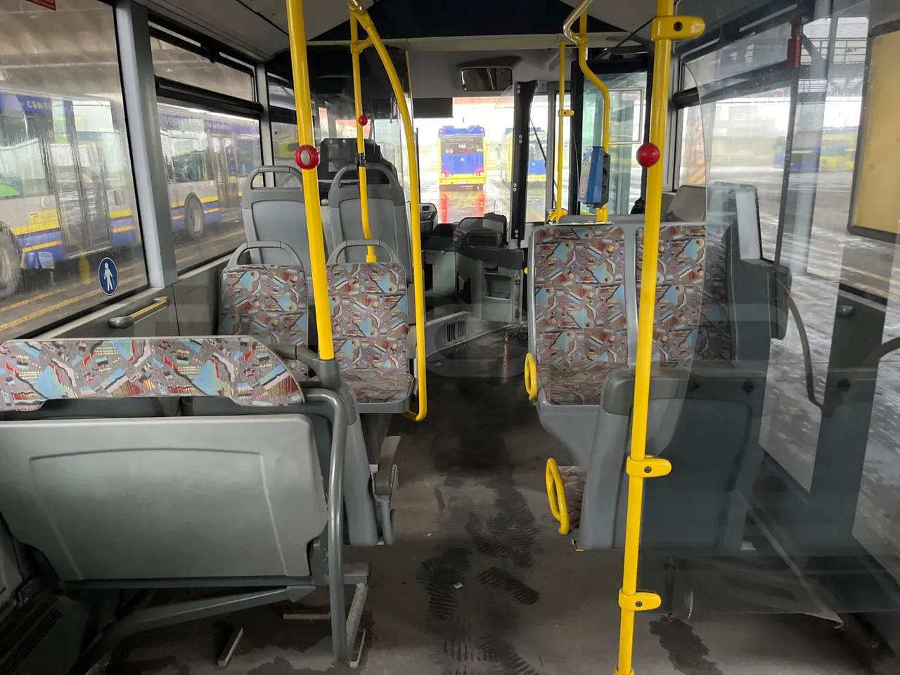 Mercedes-Benz Citaro Evobus MB0530 - Euro5 - 210kW - 10.503mt - forward view middle aisle