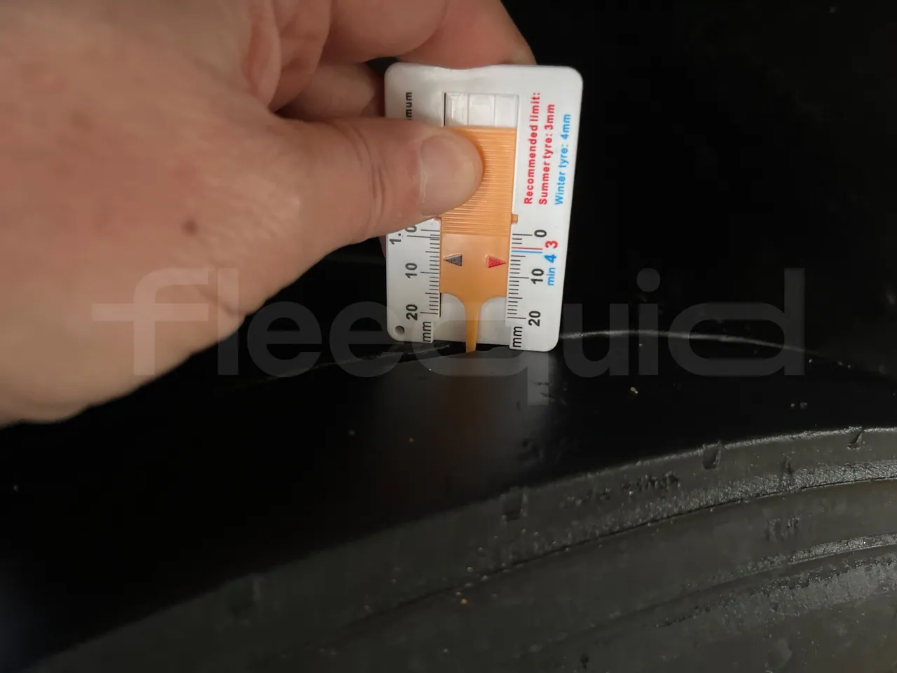 Mercedes-Benz Citaro Evobus MB0530 - Euro5 - 210kW - 10.503mt - tread condition front tires left