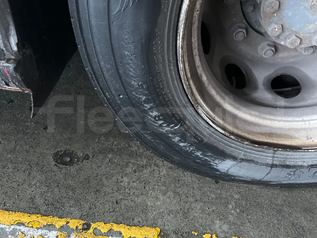 Mercedes-Benz Citaro Evobus MB0530 - Euro5 - 210kW - 10.503mt - tread condition front tires right