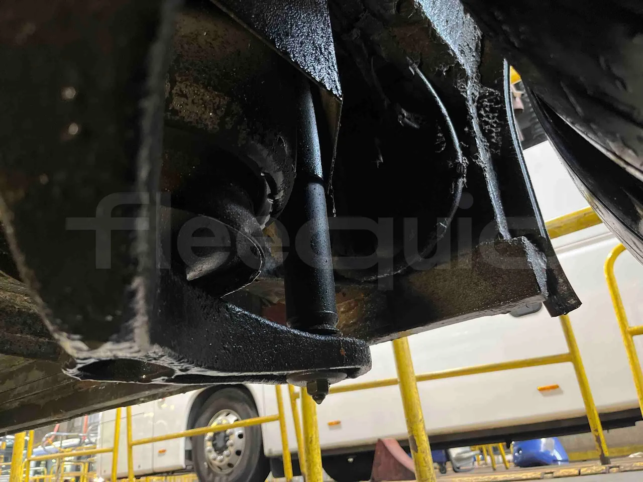 Mercedes-Benz Citaro Evobus MB0530 - Euro5 - 210kW - 10.503mt - axle 2 shock absorbers 1 right