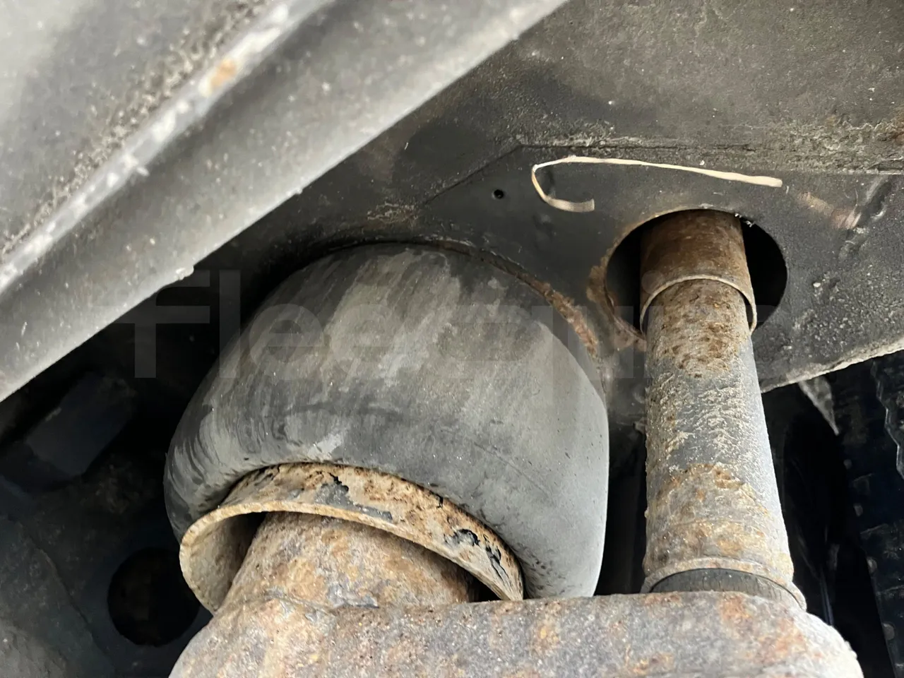 Setra S317UL UL - Euro3 - 220kW - 13.850mt - axel 2 air springs 1 left