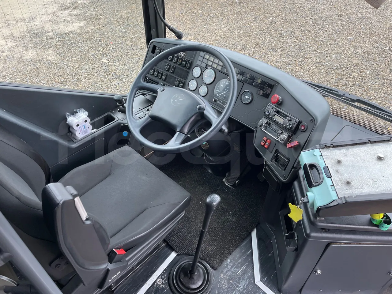 Setra S317UL UL - Euro3 - 220kW - 13.850mt - buttons panels on