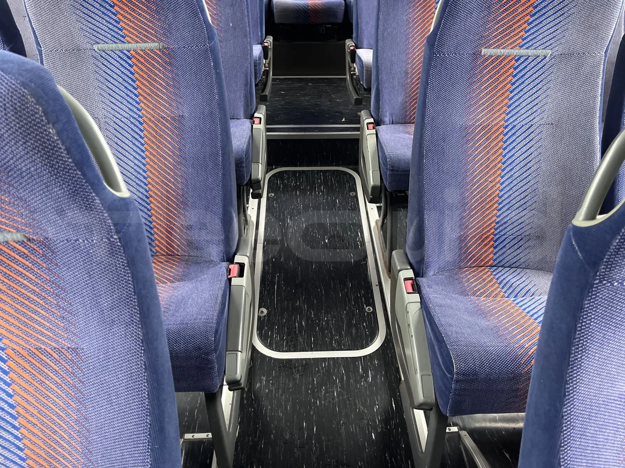 Setra S317UL UL - Euro3 - 220kW - 13.850mt - floor hatches photo