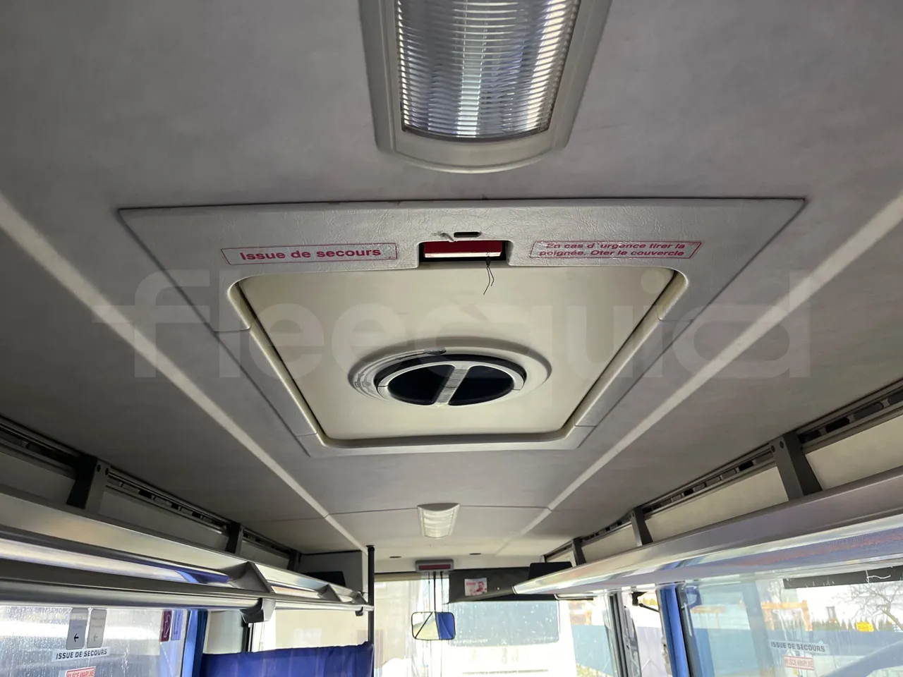 Setra S317UL UL - Euro3 - 220kW - 13.850mt - roof hatch 1